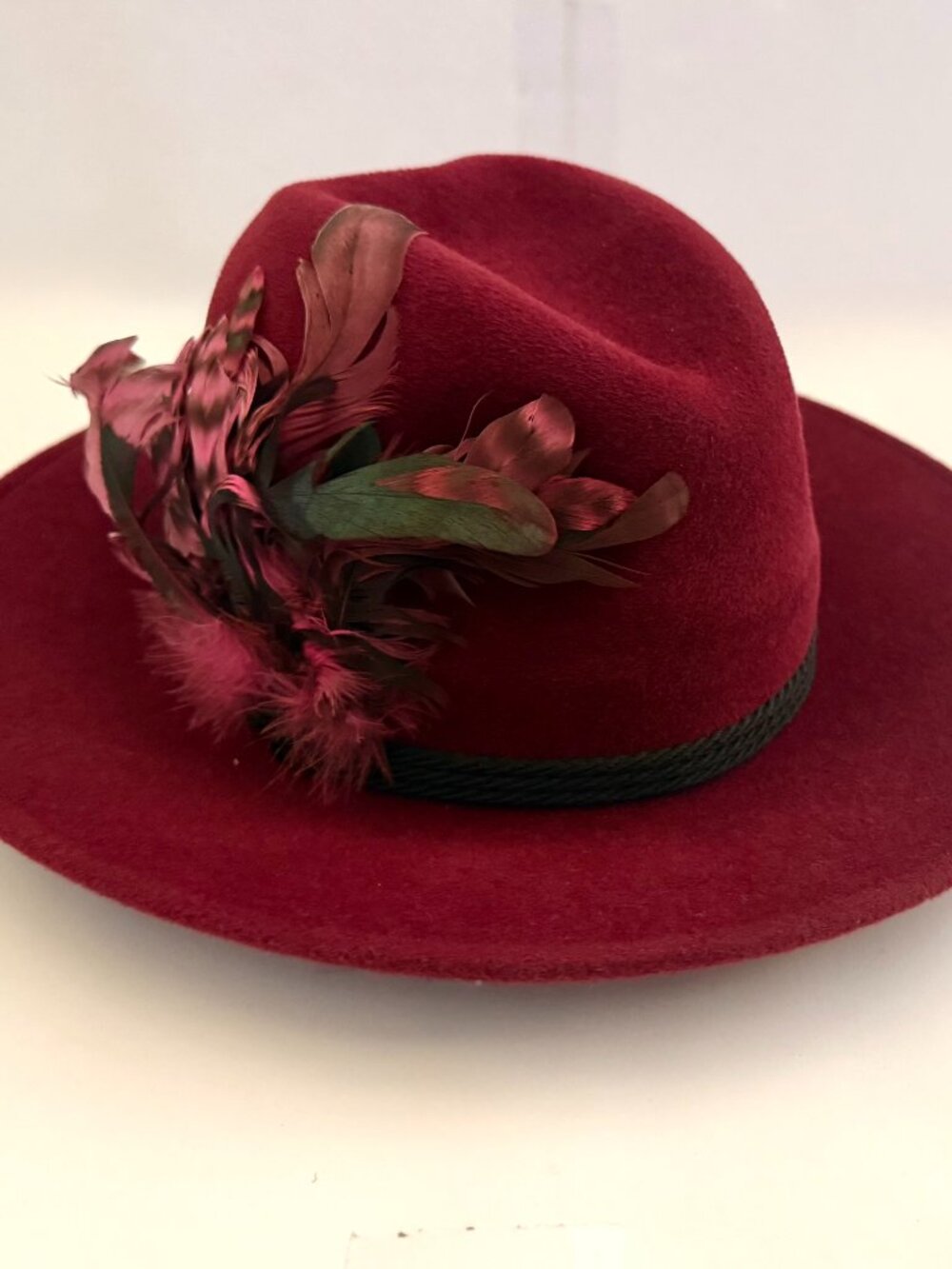 Penmayne of London wide-brimmed felt fedora red